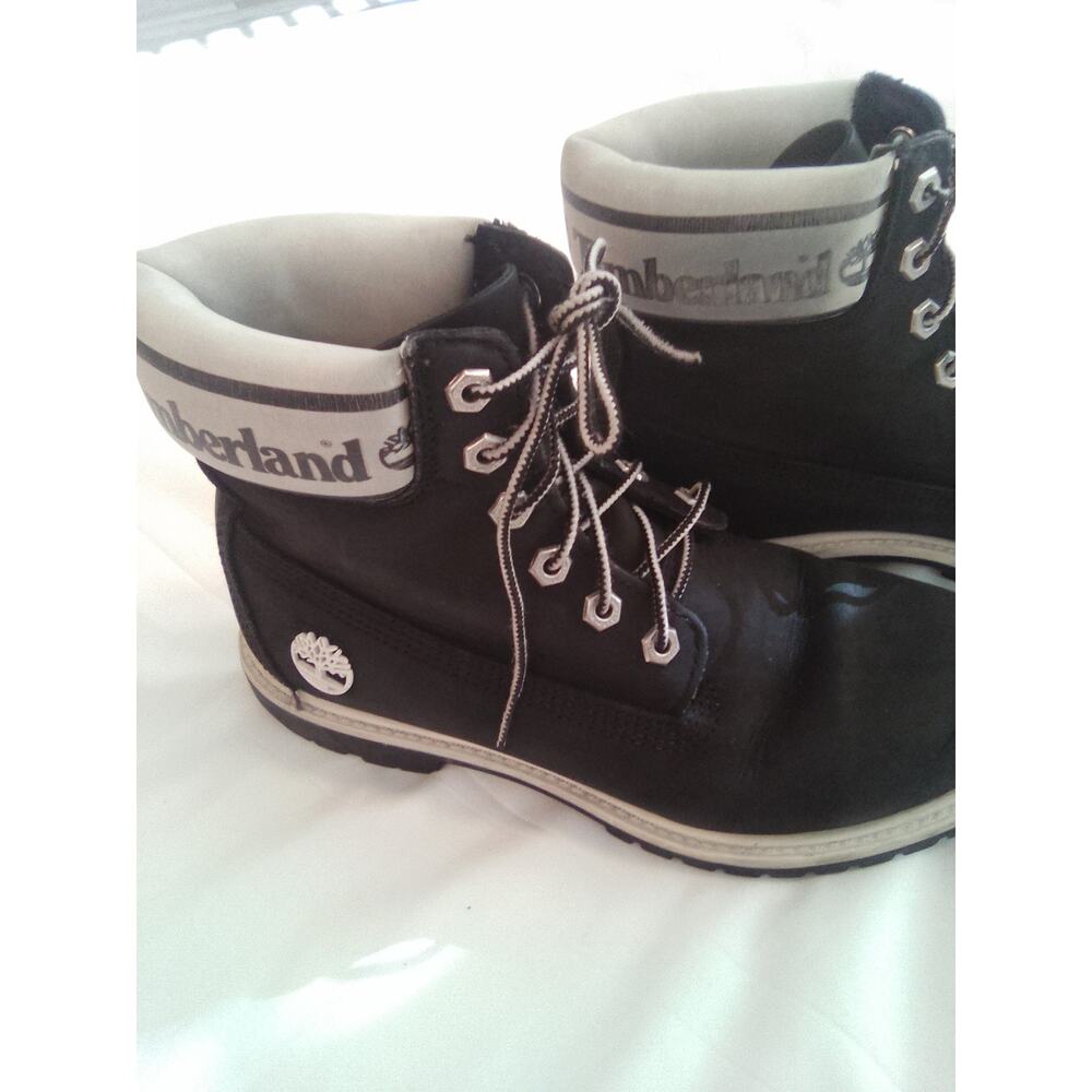 Women's Timberland Black Winter / Work Boots – Classic Padded Collar Style - Picture 12 of 13